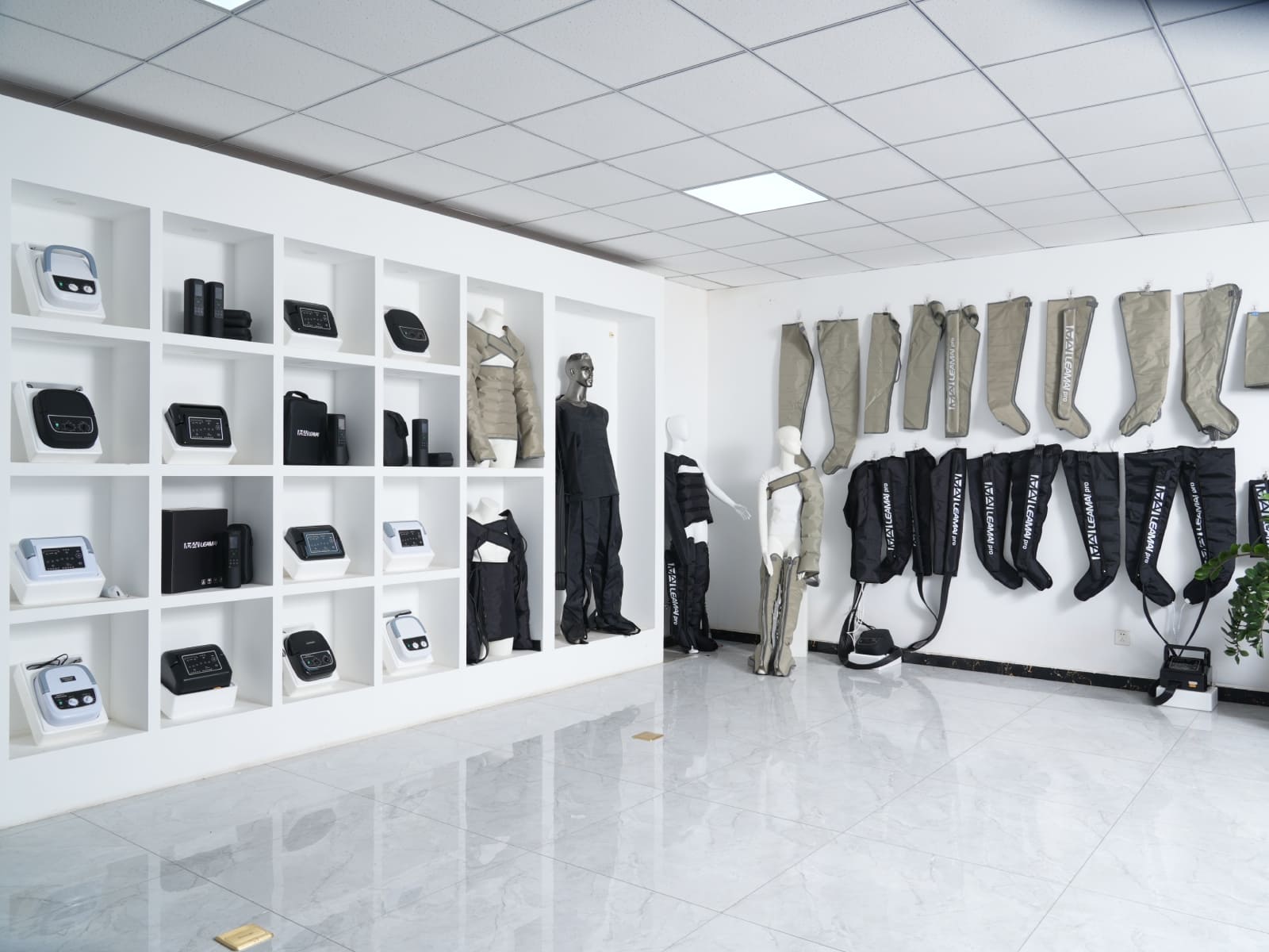 LEAMAI pneumatic compression product showroom